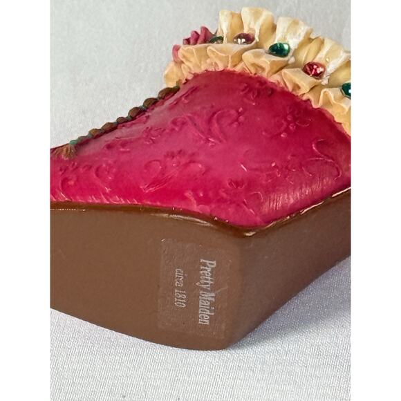 Willow Hall Miniature Vintage Mule Figurine Pretty Maiden Circa 1810, 85-06 - Picture 6 of 16